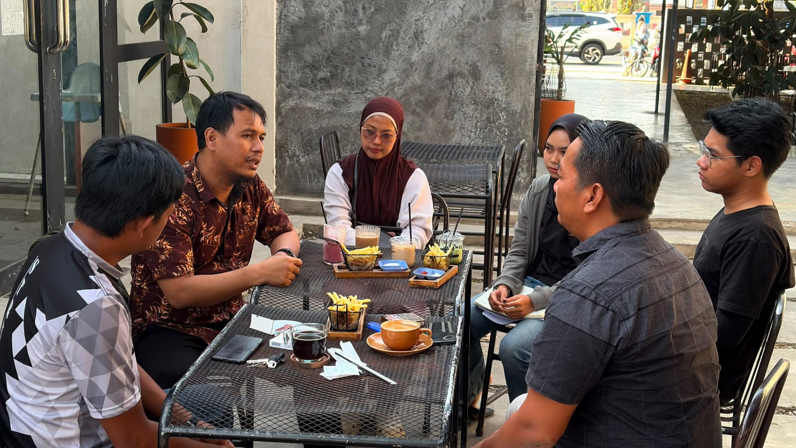 Asas Pacta Sunt Servanda dalam Hukum Perjanjian Indonesia: Antara Kepastian Hukum dan Keadilan