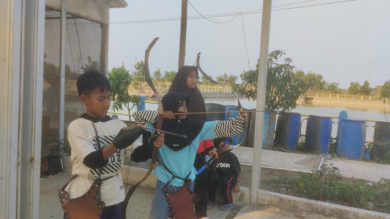 Teknik Memegang Anak Panah yang Benar Sebelum Melepaskan Tembakan